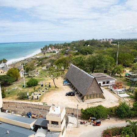 Beach Front Studio Apartment Nyali Beach エクステリア 写真